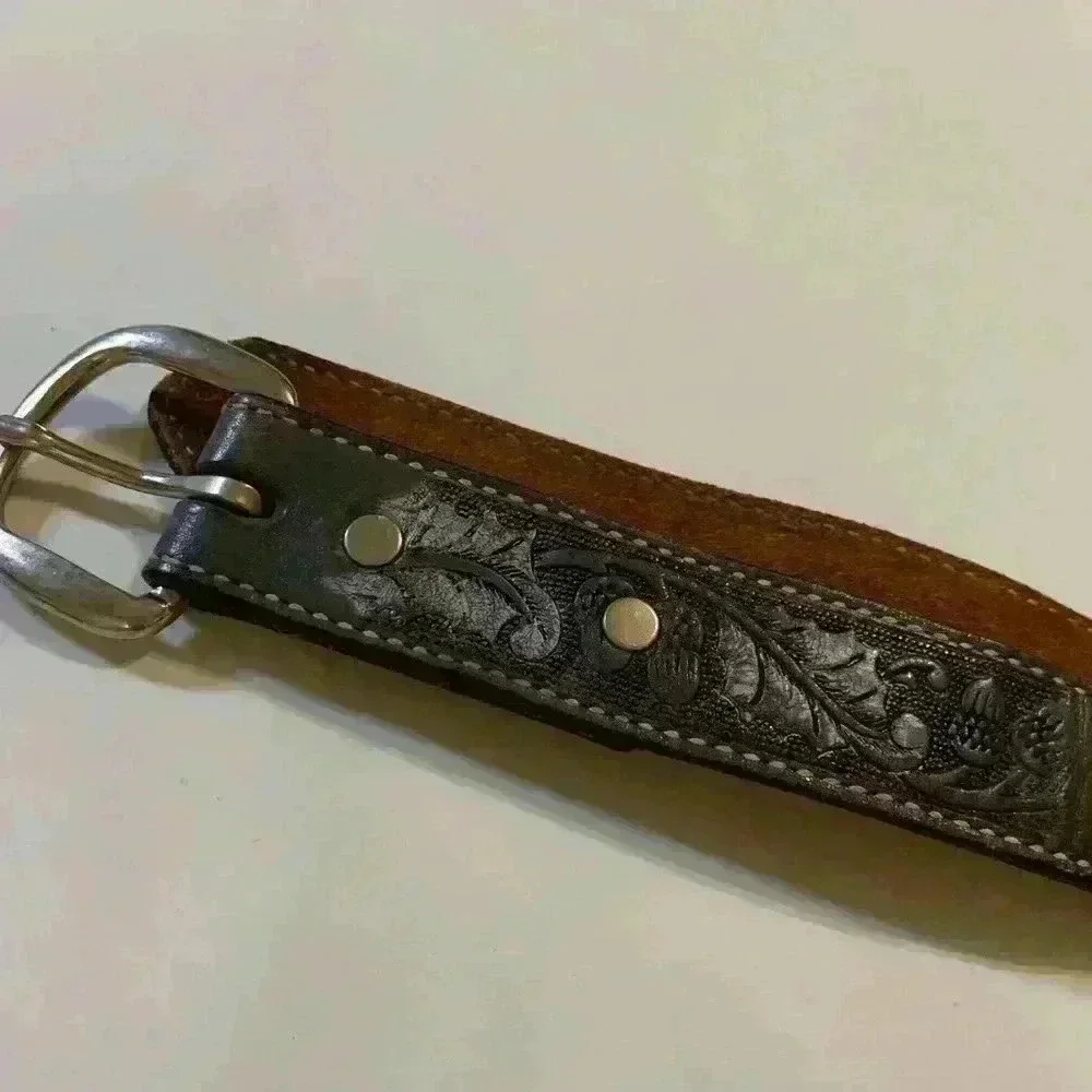 Vintage Wright Tooled Leather Child’s Belt Acorns Feathers Design 20” TONY.